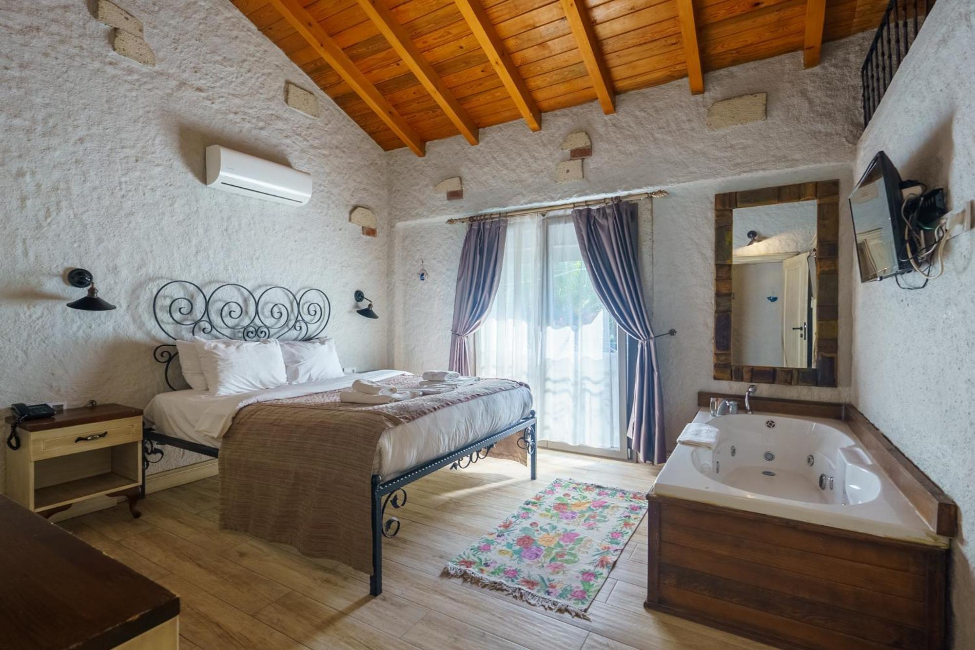 Alacati Aura Plus İzmir Luaran gambar